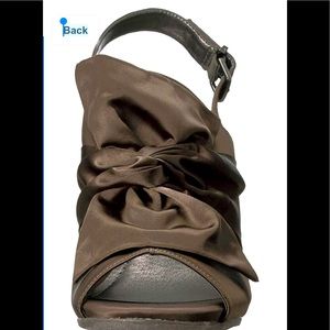 Twisted satin bow mule